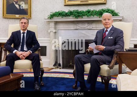 Präsident Biden trifft sich mit dem slowenischen Premierminister Robert Golob im Oval Office des Weißen Hauses in Washington, DC, USA. Oktober 2024. Quelle: Abaca Press/Alamy Live News Stockfoto