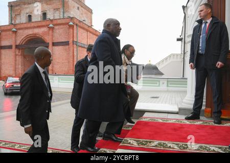 Kasan, Russland. Oktober 2024. Der südafrikanische Präsident Cyril Ramaphosa trifft zum 16. BRICS-Gipfel am 22. Oktober 2024 in Kasan, Tatarstan, Russland, ein. Quelle: Alexey Maishev/Brics-Russia2024.Ru/Alamy Live News Stockfoto