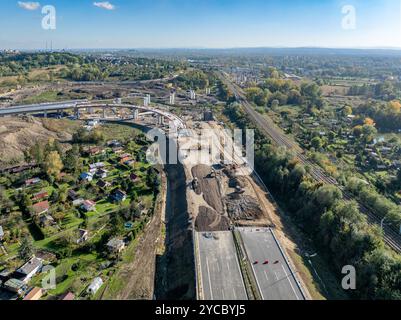 Krakau, Polen. Mistrzejowice Autobahnkreuz wird im Bau gehalten. Dieser Autobahnkreuz soll von Warszawa aus auf die S7-Autobahn mit der Autobahnringstraße umfahren Stockfoto