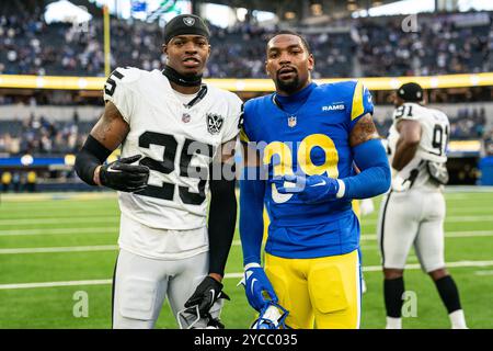 Las Vegas Raiders Cornerback Decamerion Richardson (25) und Los Angeles Rams Safety Jaylen McCollough (39) nach einem NFL-Spiel am Sonntag, den 20. Oktober 2024, Stockfoto