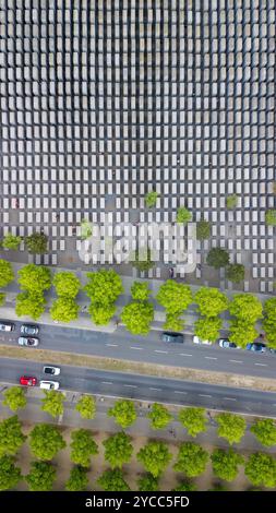 Aus der Vogelperspektive des Denkmals für die Opfer des Holocaust in Form eines großen Labyrinths Stockfoto