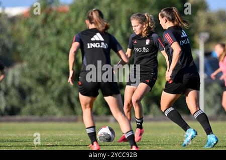 Heraklion, Griechenland. Oktober 2024. Jarne Teulings (18) aus Belgien, die während des Trainings am Spieltag -3 vor einem Spiel zwischen den Nationalmannschaften Griechenlands und Belgiens am Dienstag, den 22. Oktober 2024, in Heraklion, Griechenland, beim ersten Play-off der UEFA-Qualifikationsrunde für Frauen 2023-24 als Red Flames bezeichnet wurde. Quelle: Sportpix/Alamy Live News Stockfoto