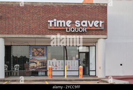 Houston, Texas, USA 06-22-2024: Time Saver Liquor Storefront Business Exterieur. Stockfoto