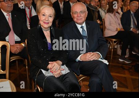 Benita Ferrero Waldner, ehemalige Diplomatin, Politikerin, EU-Kommissar Franz Schausberger, Präsident IRE, Professor, Salzburg Europe Summit, 2024, Manfred Siebinger *** Benita Ferrero Waldner, ehemalige Diplomatin, Politiker, EU-Kommissar Franz Schausberger, Präsident IRE, Professor, Salzburg Europe Summit, 2024, Manfred Siebinger Stockfoto