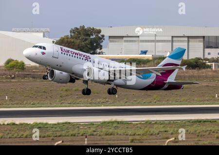 Eurowings Airbus A319-112 (REG: D-ABGQ) startet von Start- und Landebahn 13. Stockfoto