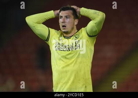 Barnsley, England. Oktober 2024. Alex Mitchell nach dem Spiel der Sky Bet EFL League One zwischen Barnsley FC und Charlton Athletic im Oakwell Stadium. Kyle Andrews/Alamy Live News Stockfoto