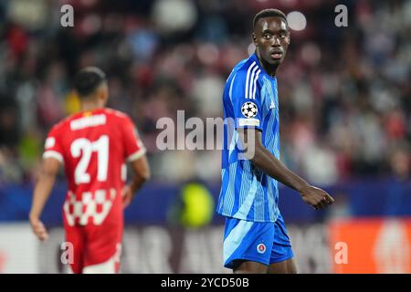 Madrid, Spanien. Oktober 2024. Während des UEFA Champions League-Spiels zwischen Real Madrid und Borussia spielte Dortmund am 22. Oktober 2024 im Santiago Bernabeu Stadion in Madrid. (Foto: Cesar Cebolla/PRESSINPHOTO) Credit: PRESSINPHOTO SPORTS AGENCY/Alamy Live News Stockfoto