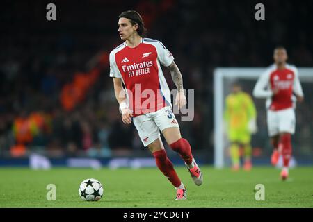 Emirates Stadium, London, Großbritannien. Oktober 2024. UEFA Champions League Football, Arsenal gegen Shakhtar Donetsk; Riccardo Calafiori von Arsenal Credit: Action Plus Sports/Alamy Live News Stockfoto