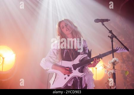 London, Großbritannien. Oktober 2024. Die britische Sängerin Laurel tritt bei KOKO in Camden auf. Quelle: Katie Collins/EMPICS/Alamy Live News Stockfoto