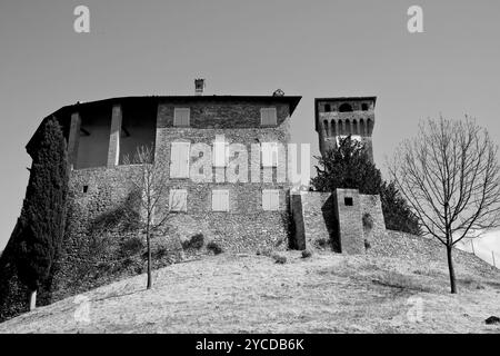 Die mittelalterliche Burg von Levizzano, Kreis der Emilianischen Schlösser, Provinz Modena, emilia romagna, italien Stockfoto