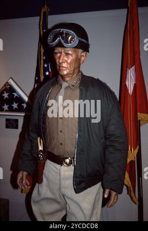 Chiriaco Summit, USA. Mai 1991. Das General George S. Patton Memorial Museum, 11. November 1988, in Chiriaco Summit, Kalifornien, das Museum wurde zu Ehren von General George S. Patton an der Stelle des Eingangs von Camp Young errichtet, Teil des Desert Training Center of World war II. Exponate umfassen eine große Sammlung von Panzern, die im Zweiten Weltkrieg und im Koreakrieg verwendet wurden, sowie Erinnerungsstücke aus Pattons Leben und Karriere – insbesondere in Bezug auf seinen Dienst im Desert Training Center – und von Soldaten, die dort trainiert wurden. Stockfoto