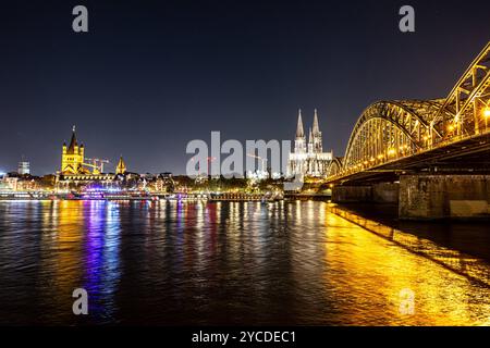 Kölner Rheinufer bei Nacht - 22.10.2024. Blick vom Deutzer Rheinufer auf die Skyline der Kölner Innenstadt. Hohenzollernbrücke, Kölner Dom, Museum Ludwig. Köln Deutz Nordrhein-Westfalen Deutschland *** Köln Rheinufer bei Nacht 22 10 2024 Blick vom Rheinufer in Deutz auf die Skyline der Kölner Innenstadt Hohenzollernbrücke, Kölner Dom, Museum Ludwig Köln Deutz Nordrhein-Westfalen Deutschland Copyright: XBonn.digitalx/xMarcxJohnx Stockfoto