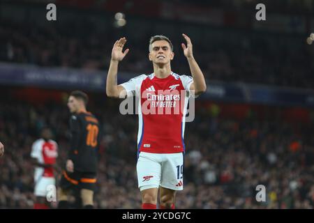 London, Großbritannien. Oktober 2024. London, England, 22. Oktober 2024: Leandro Trossard (19 Arsenal) reagiert, nachdem er während des UEFA Champions League-Spiels zwischen Arsenal und Shakhtar Donetsk im Emirates Stadium in London eine Torchance verpasst hat (Alexander Canillas/SPP). /Alamy Live News Stockfoto