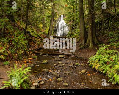 Cascade Falls im Moran State Park auf Orcas Island in Washington. Stockfoto