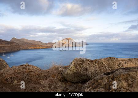 Idyllischer Blick auf die Ponta do Buraco in Canical. Insel Madeira, Portugal Stockfoto