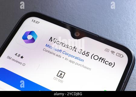 22. Oktober 2024, Brasilien. In dieser Abbildung wird das Microsoft 365 App-Logo auf einem Smartphone-Bildschirm angezeigt Stockfoto