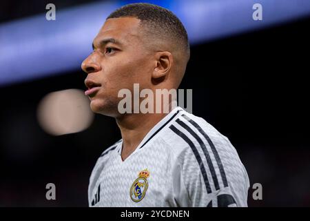 Madrid, Madrid, Spanien. Oktober 2024. Kylian Mbappe von Real Madrid CF wurde am 22. Oktober 2024 im spanischen Estadio Santiago Bernabeu während des Phase MD3-Spiels der UEFA Champions League 2024/25 zwischen Real Madrid CF und Borussia Dortmund in Madrid gesehen. (Kreditbild: © Alberto Gardin/ZUMA Press Wire) NUR REDAKTIONELLE VERWENDUNG! Nicht für kommerzielle ZWECKE! Stockfoto