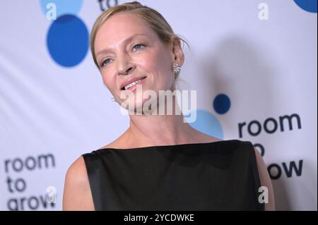 New York, USA. Oktober 2024. UMA Thurman nimmt an der jährlichen New York City Gala von Room to Grow im Ziegfeld Ballroom, New York, NY, 22. Oktober 2024 Teil. (Foto: Anthony Behar/SIPA USA) Credit: SIPA USA/Alamy Live News Stockfoto