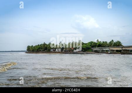 Das Vogelschutzgebiet Kadalundi liegt im Vallikunnu Grama Panchayat im Bezirk Malappuram in Kerala, Indien. Stockfoto