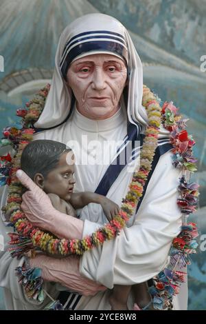 Statue der Mutter Teresa in Kalkutta Prem Dan Haus Stockfoto