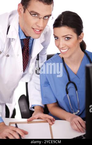 Junge ärzte suchen an Kamera Stockfoto