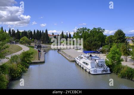 Fonseranes Schleusentreppe, Echelle d'Ecluses de Fonseranes, Neuf Ecluses, Canal du Midi, Beziers, Herault, Languedoc-Roussillon, Frankreich, Europa Stockfoto