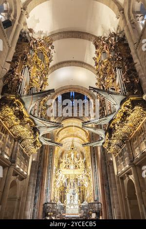 Santiago de Compostela, Spanien, 9. Februar 2023: Innere der Kathedrale von Santiago de Compostela, Galicien, Spanien Stockfoto