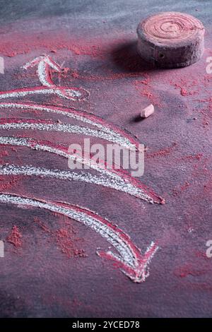 Grafische Darstellung eines Weihnachtsbaums mit Kreide auf Tafel gezeichnet Stockfoto