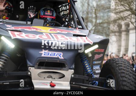 Burgos, Spanien, 16. März 2024: Fahrer Cristina Gutierrez während einer Straßenausstellung, nachdem sie 2024 Siegerin der Dakar Rallye in der T3-Kategorie wurde Stockfoto