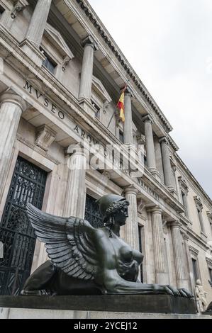 Madrid, Spanien, 27. September 2014: Außenansicht des Nationalen Archäologischen Museums von Spanien. Es befindet sich in der Serrano Street. Die Sammlung umfasst Stockfoto