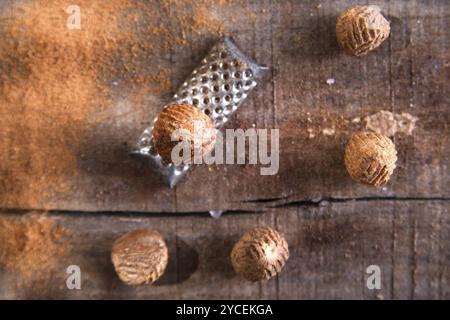 Detail des ehernen Muskatnuss Geschmack einzigartig zu bestimmten Lebensmitteln und Aromen Stockfoto