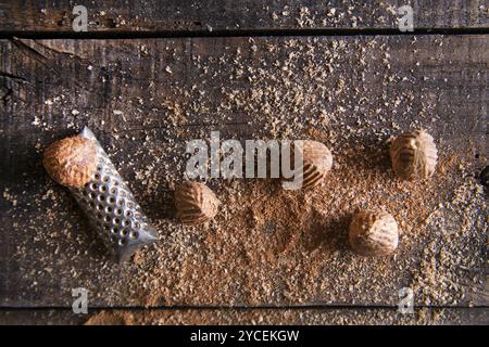 Detail des ehernen Muskatnuss Geschmack einzigartig zu bestimmten Lebensmitteln und Aromen Stockfoto