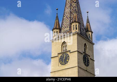 Der lutherischen Kathedrale der Heiligen Maria, der bekannteste gotische Kirche in Hermannstadt, die im 14. Jahrhundert auf den anderen 12. gebaut wurde - Stockfoto