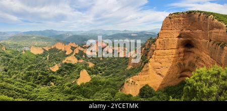 Las Medulas altes römisches Goldbergwerk in der spanischen Provinz Leon. Berühmter touristischer Ort in Kastilien und Leon. Grafik Stockfoto