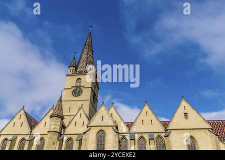 Der lutherischen Kathedrale der Heiligen Maria, der bekannteste gotische Kirche in Hermannstadt, die im 14. Jahrhundert auf den anderen 12. gebaut wurde - Stockfoto