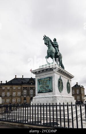 Kopenhagen, Dänemark, 12. August 2016: Skulptur im Schloss Amalienborg. Es ist die Heimat der dänischen Königsfamilie. Es besteht aus vier identischen Klassen Stockfoto