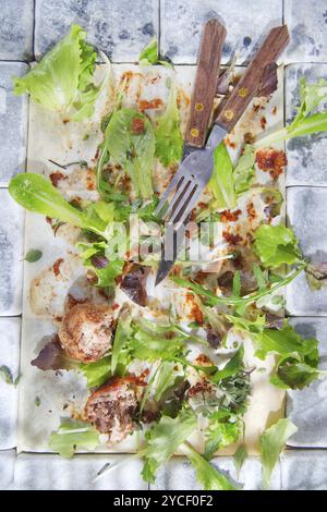 Was bleibt am Ende eine Schüssel mit Gemüse und Fleisch Stockfoto