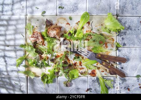 Was bleibt am Ende eine Schüssel mit Gemüse und Fleisch Stockfoto