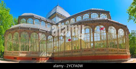 Madrid, Spanien - Juni 05, 2017: Crystal Palace (Palacio de Cristal) in Buen del Retiro Park (Parque del Retiro) in Madrid, Spanien. Stockfoto