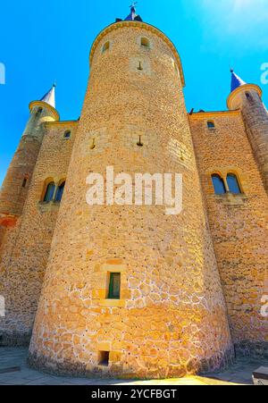Panoramablick auf die Landschaft in der antiken Stadt Segovia, Alcazar von Segovia (buchstäblich, Segovia Festung) ist ein Schloss, in Segovia, Spanien. Stockfoto