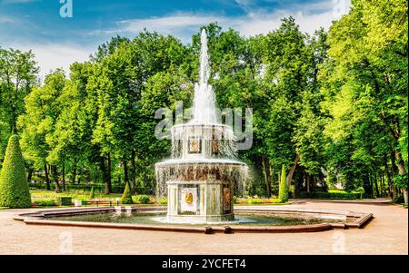 Russland, Sankt Petersburg, Peterhof-Palast, Brunnen, Römischer Brunnen Stockfoto