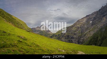 Bergpanorama in Obwalden Stockfoto