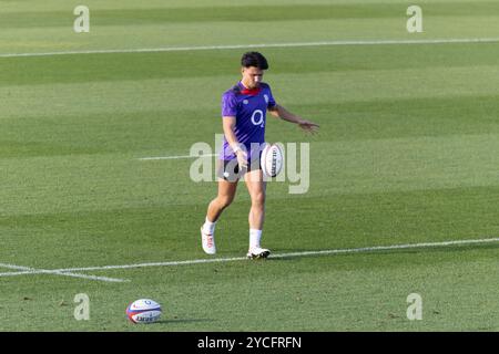 Girona, Spanien, 23. Oktober 2024 - Marcus Smith Training im Elite Männer England Rugby Trainingscamp Camiral Wellness Club, Girona Credit: Howard Sayer/Alamy Live News Stockfoto