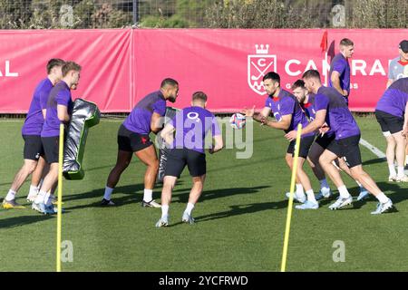 Girona, Spanien, 23. Oktober 2024 - England Backs trainiert im Elite Männer England Rugby Trainingscamp Camiral Wellness Club, Girona Credit: Howard Sayer/Alamy Live News Stockfoto