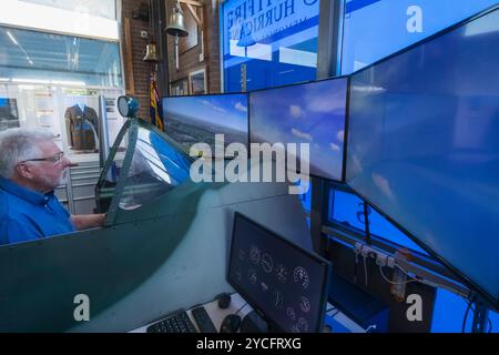 England, Kent, Thanet, Ramsgate, Manston, Spitfire and Hurricane Memorial Museum, Spitfire Flight Simulator Stockfoto