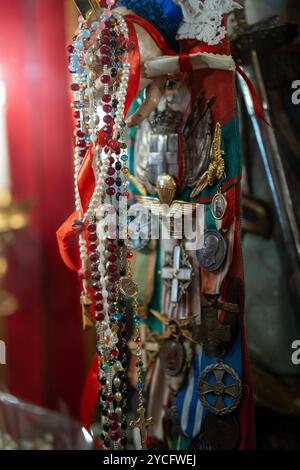 Festival von Sant'Efisio in Cagliari, Sardinien. Die Statue des Heiligen Effisio in der Kirche Sant'Efisio in der Altstadt Stockfoto