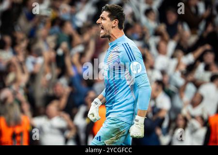 Madrid, Spanien, Spanien. Oktober 2024. Thibaut COURTOIS von Real Madrid feiert am 22. Oktober 2024 im Santiago Bernabeu Stadion während des Spiels der UEFA Champions League, League Phase MD3 zwischen Real Madrid CF und Borussia Dortmund. (Kreditbild: © Matthieu Mirville/ZUMA Press Wire) NUR REDAKTIONELLE VERWENDUNG! Nicht für kommerzielle ZWECKE! Stockfoto