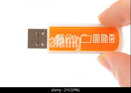 USB-Speicherstick auf weißem Hintergrund Stockfoto