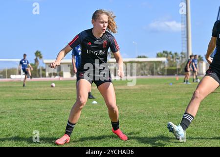 Heraklion, Griechenland. Oktober 2024. Jarne Teulings (18) aus Belgien, die während des Spieltags-2-Trainings vor einem Spiel zwischen den Nationalmannschaften Griechenlands und Belgiens im ersten Play-off der UEFA-Qualifikationsrunde für Frauen 2023-24 am Mittwoch, den 23. Oktober 2024, in Heraklion, Griechenland, dargestellt wurde. Quelle: Sportpix/Alamy Live News Stockfoto