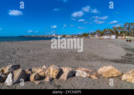 Blick auf den Strand von Torre del Mar von Caleta de Velez Spanien Malaga Provinz Andalusien Stockfoto